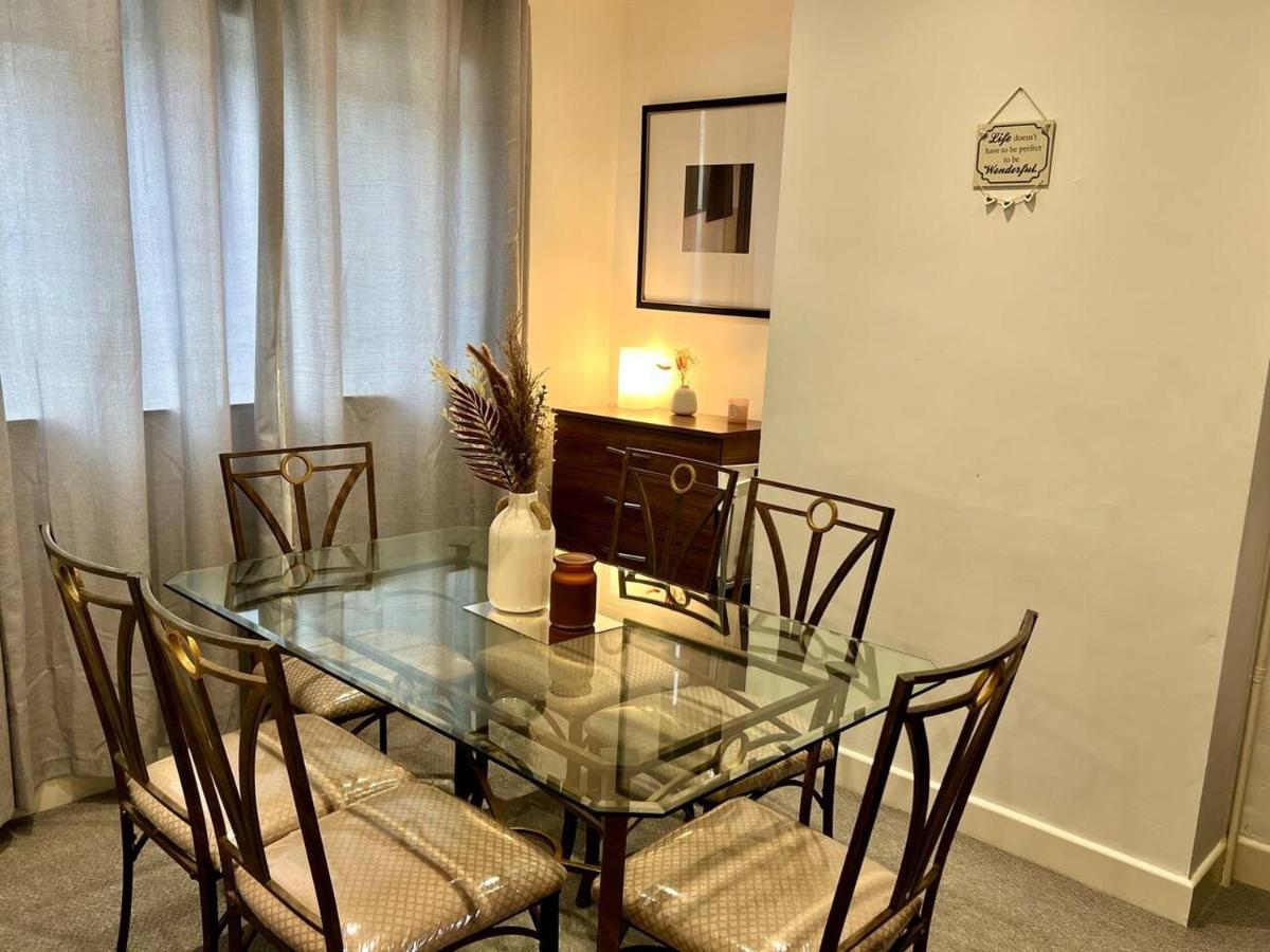 4 Bedroom Terrace House Wellingborough Kültér fotó