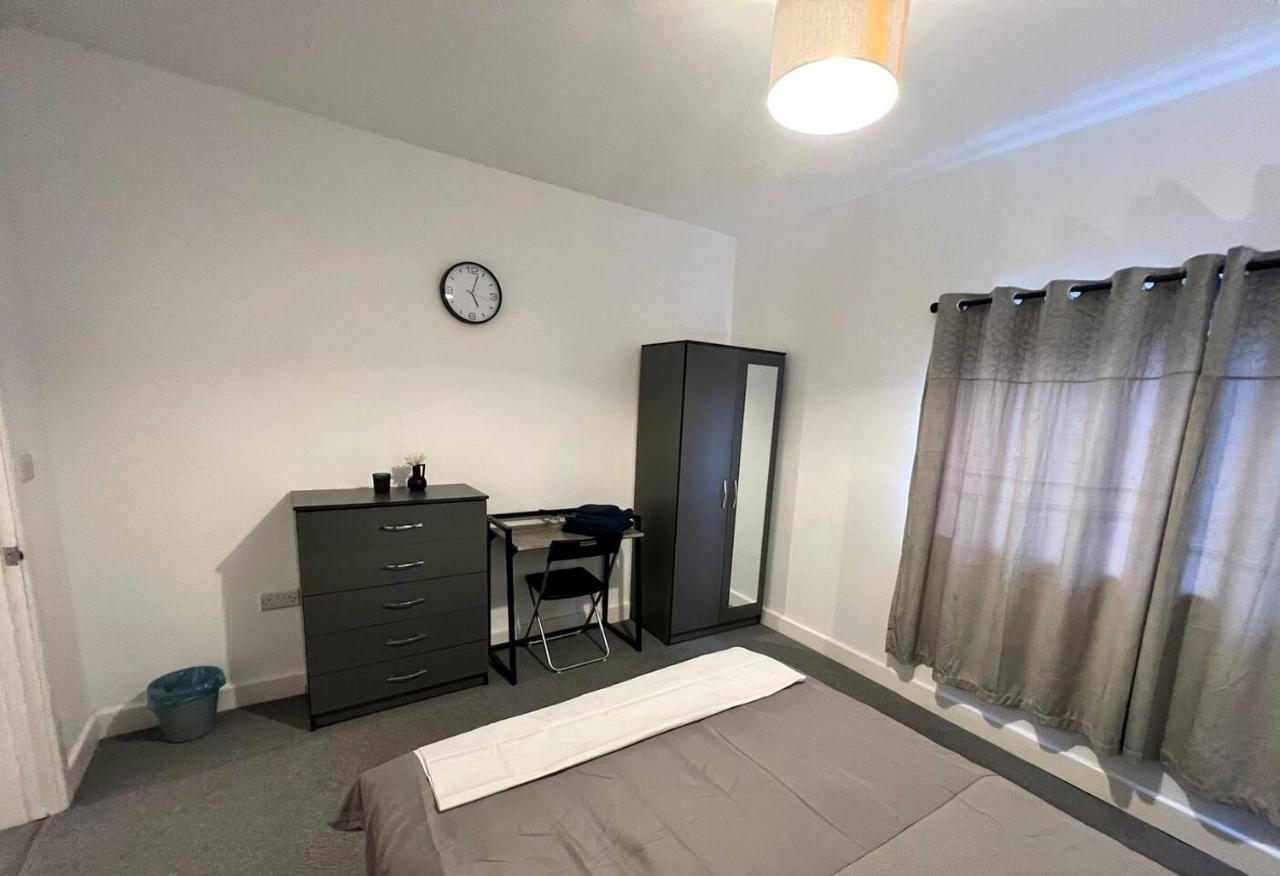 4 Bedroom Terrace House Wellingborough Kültér fotó