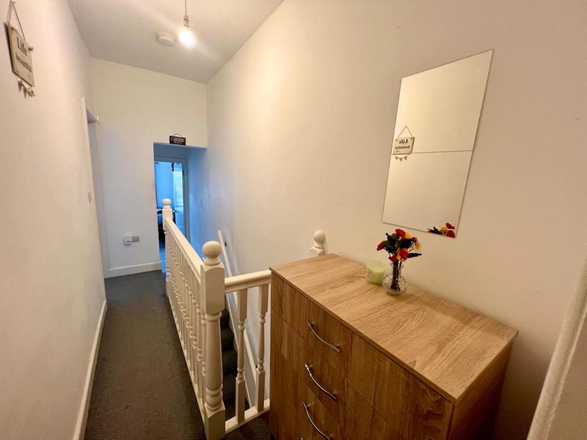 4 Bedroom Terrace House Wellingborough Kültér fotó