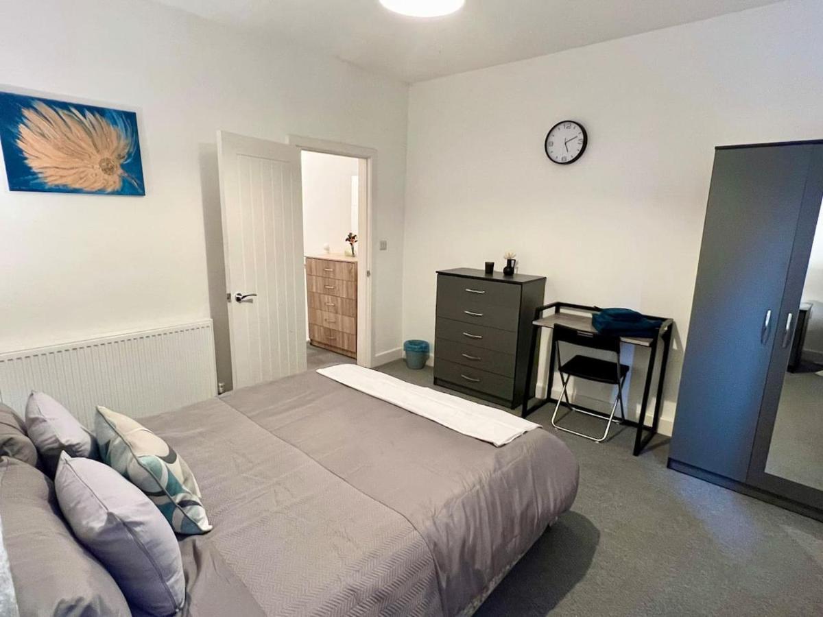 4 Bedroom Terrace House Wellingborough Kültér fotó