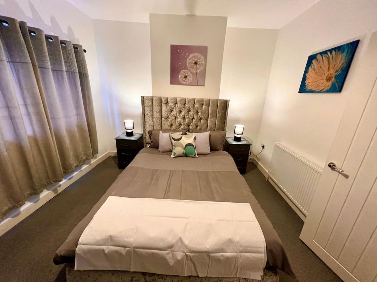 4 Bedroom Terrace House Wellingborough Kültér fotó