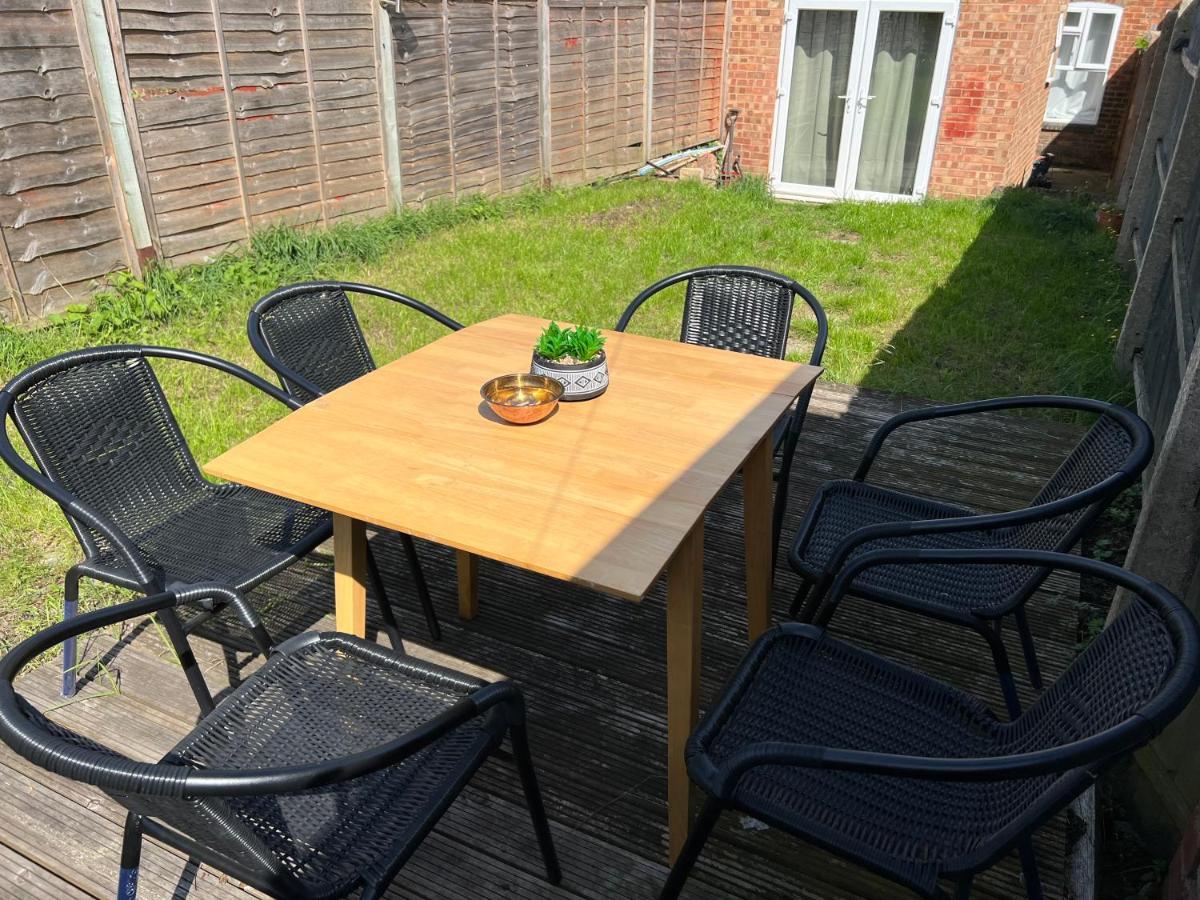 4 Bedroom Terrace House Wellingborough Kültér fotó